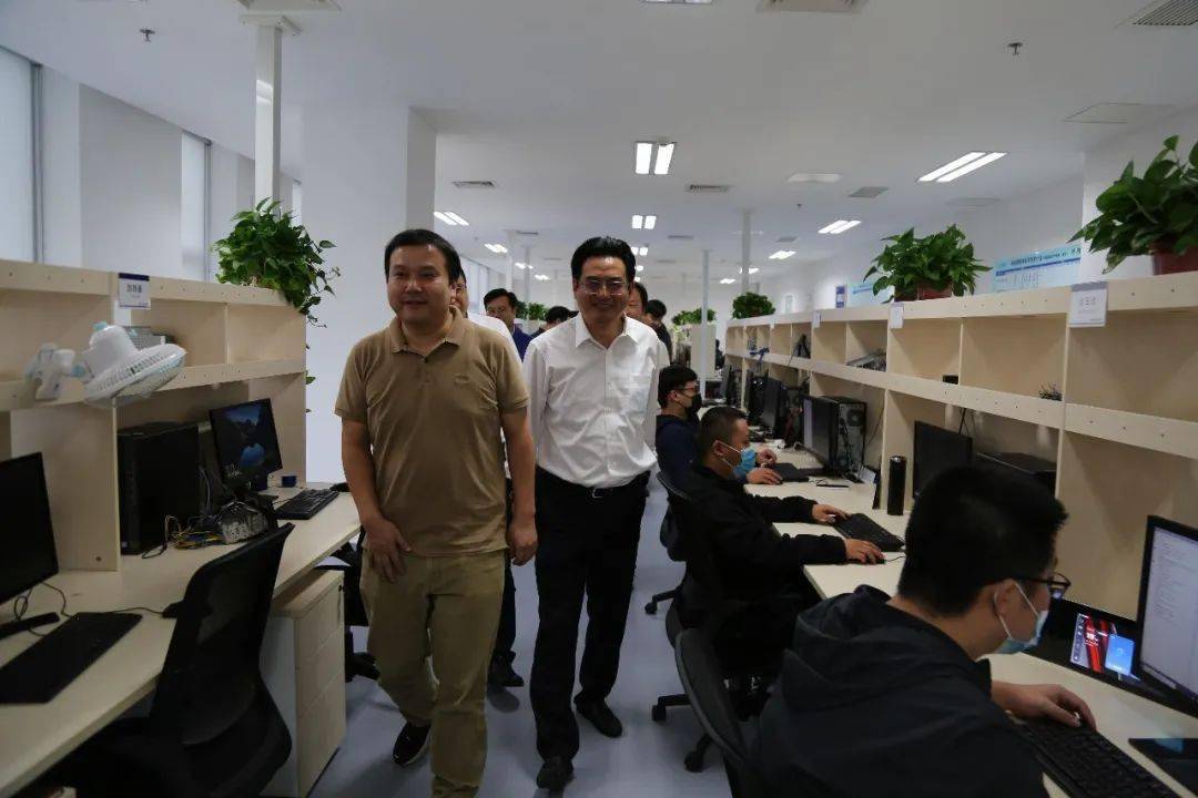 智能软件研发中心（南京）揭牌，开启区域软件产业新篇章